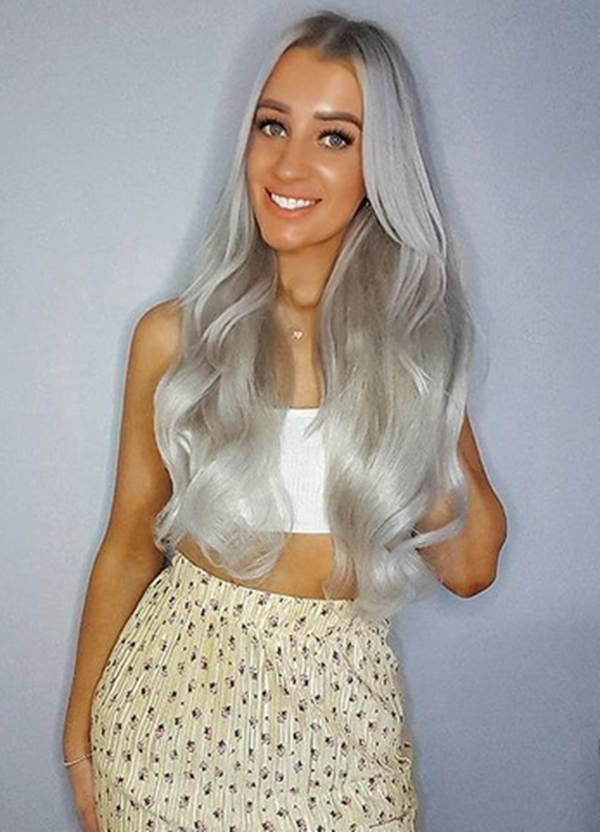 Lauren wearing the 20" Deluxe Exquisi Weft Hair Extension